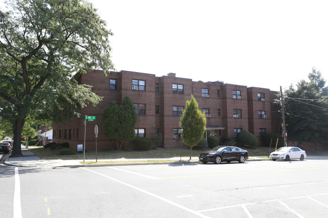 6713 Fourteenth Apartments in Washington, DC - Building Photo - Building Photo