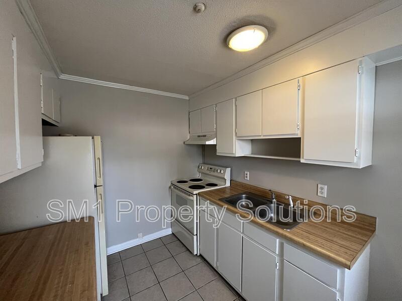 2205 Yow Rd in Greensboro, NC - Building Photo