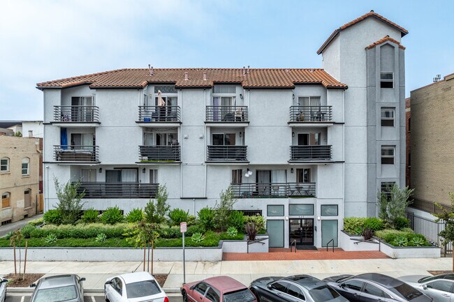 Princess Court in Long Beach, CA - Building Photo - Building Photo