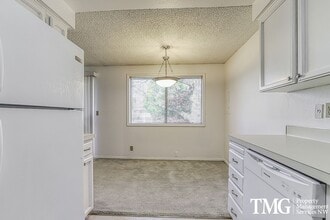 605 SE 121st Ave in Vancouver, WA - Building Photo - Building Photo