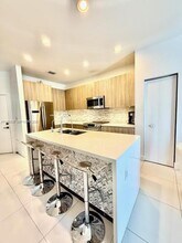 7166 NW 103rd Path in Doral, FL - Building Photo - Building Photo