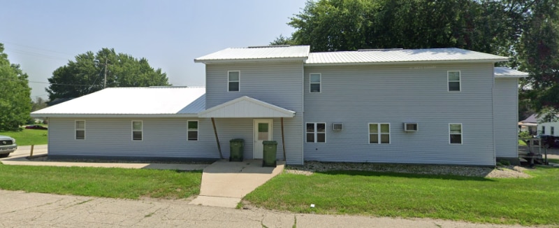 720 Pine St in Dumont, IA - Building Photo