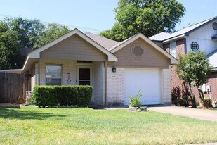 1619 Parkfield Cir in Round Rock, TX - Building Photo