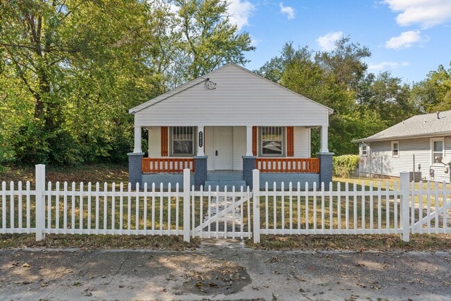 property at 2417 N Fremont Ave