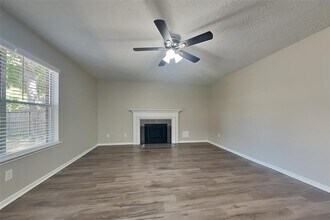 5 Regency Ct in Conroe, TX - Building Photo - Building Photo