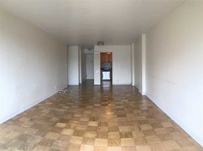 61-20 Grand Central Pkwy-Unit -A308 in Queens, NY - Building Photo - Building Photo