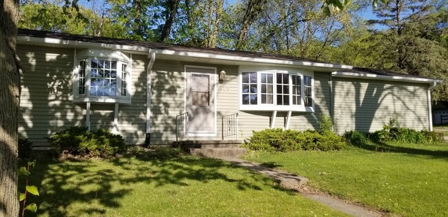 1405 Delta Dr in Cedar Falls, IA - Building Photo - Building Photo