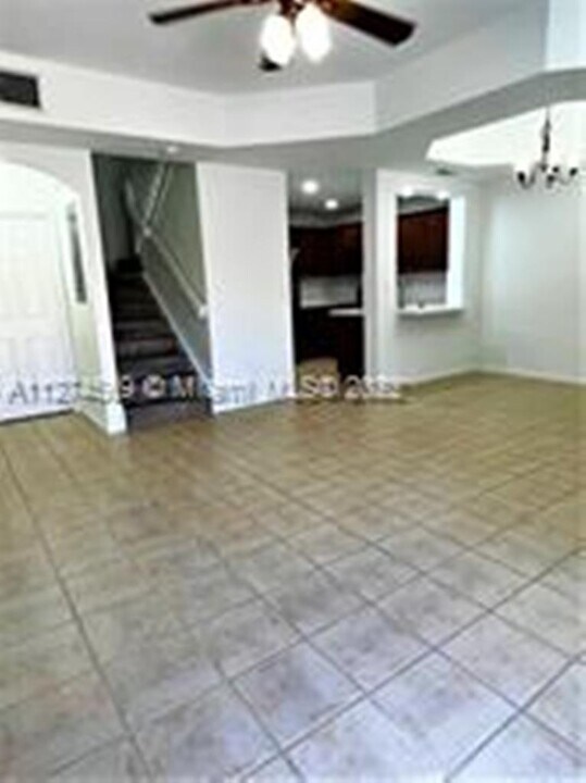 10584 SW 6th St in Pembroke Pines, FL - Building Photo
