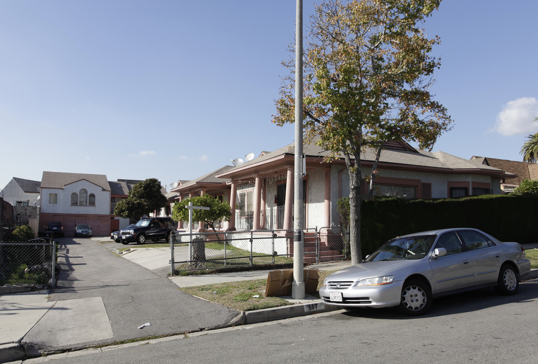 113-119 N Hoover St in Los Angeles, CA - Building Photo