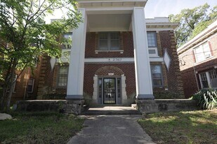 2367 Forest Ave, Unit 2 in Memphis, TN - Building Photo