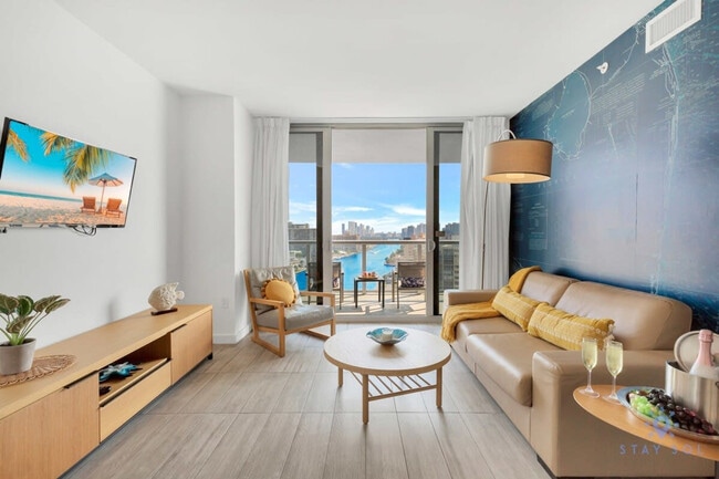 2602 E Hallandale Beach Blvd, Unit SI ID1227353P in Hallandale Beach, FL - Foto de edificio - Building Photo