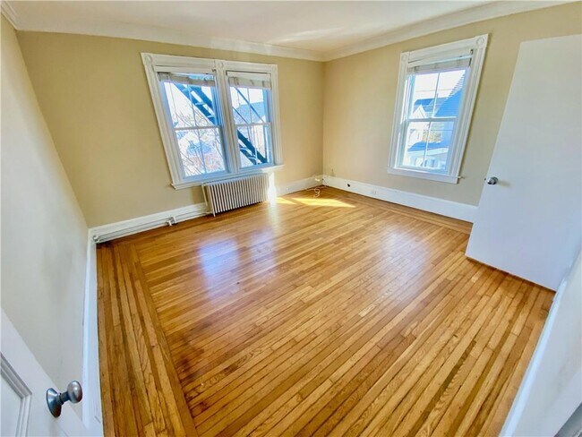 67 1/2 Roseneath Ave in Newport, RI - Building Photo - Building Photo