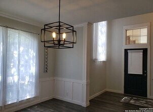 4111 Antlers Lodge Rd, Unit 301 in San Antonio, TX - Building Photo - Building Photo