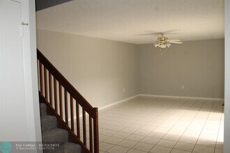 4087 Forest Hill Dr in Hollywood, FL - Building Photo - Building Photo