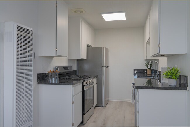 Lincoln Heights Apartments in Auburn, CA - Building Photo - Building Photo