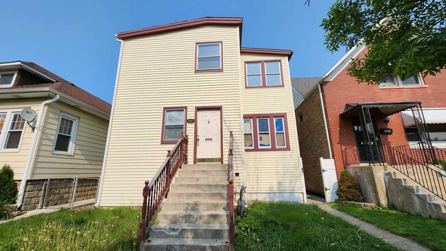 property at 4045 N Moody Ave