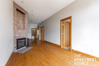 1162 W Grand Ave, Unit 4F in Chicago, IL - Building Photo - Building Photo