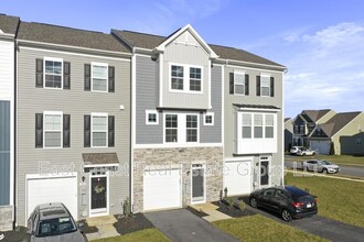 204 Husky Trl in Martinsburg, WV - Building Photo - Building Photo