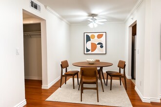 557 W Stocker St, Unit 107 in Glendale, CA - Foto de edificio - Building Photo