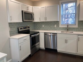 2225 W Thompson St, Unit B in Philadelphia, PA - Building Photo - Building Photo
