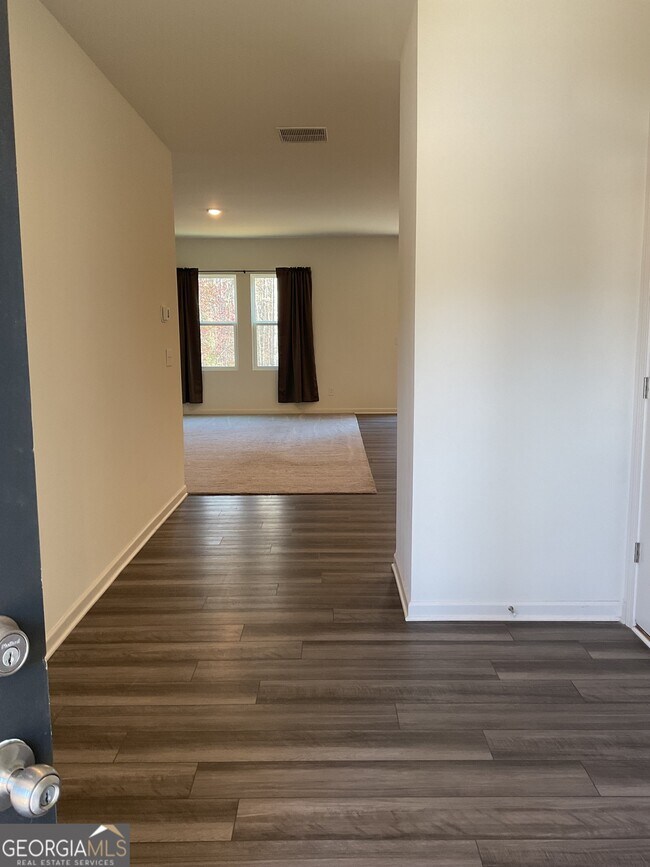 305 Pond Ct in Hoschton, GA - Building Photo - Building Photo