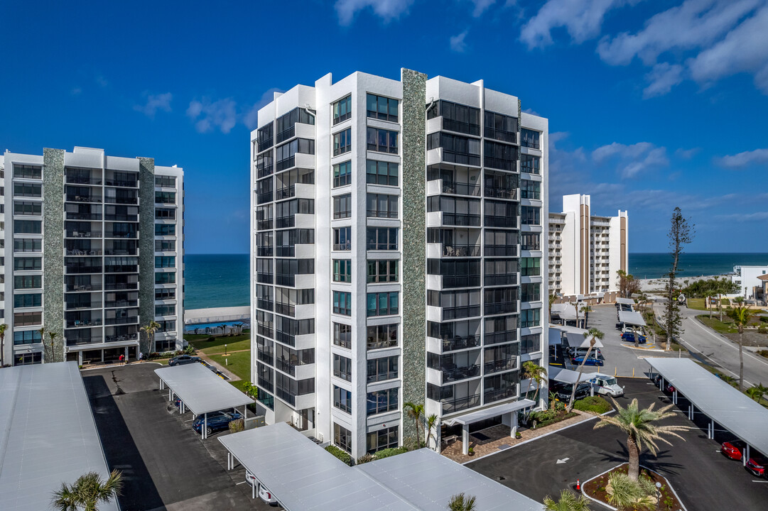 Valencia Residences in Venice, FL - Building Photo