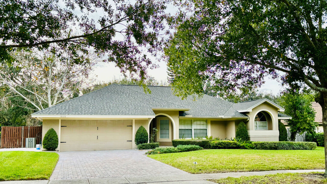 10122 Pointview Ct in Orlando, FL - Building Photo