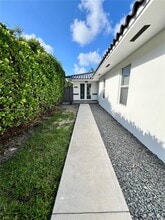3042 SW 16th Ter in Miami, FL - Foto de edificio - Building Photo