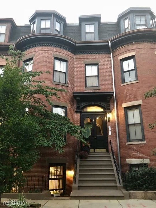97 E Brookline St-Unit -Apt 3 in Boston, MA - Building Photo