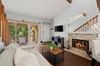 20 S Boulder Cir, Unit 2312 in Boulder, CO - Building Photo - Building Photo