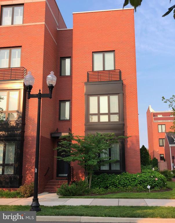 2103 Richmond Hwy in Alexandria, VA - Building Photo - Building Photo