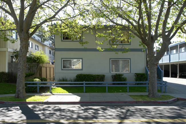 309 Oak Ave in Redwood City, CA - Building Photo - Building Photo