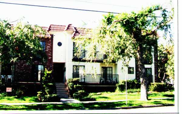 Lincoln Gardens Townhouse Apartments in Glendale, CA - Foto de edificio