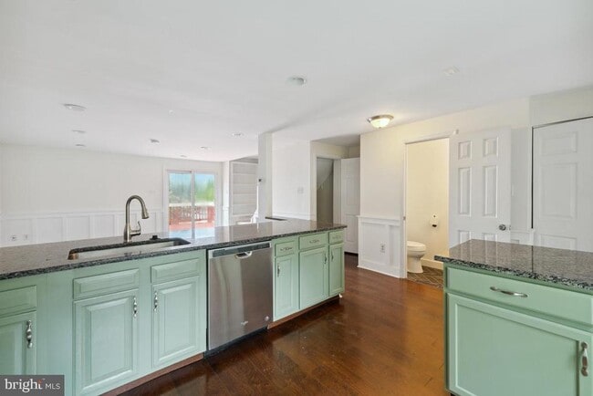 7671 Wolford Way in Lorton, VA - Building Photo - Building Photo