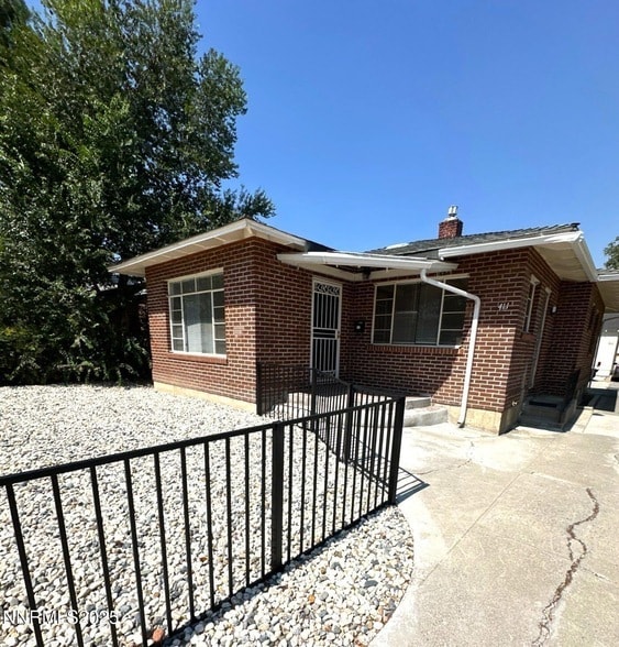 property at 411 Colorado River Blvd