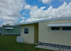 14 Middleton Ct in North Fort Myers, FL - Building Photo - Building Photo