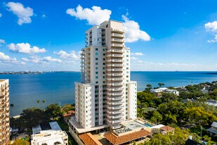 The Alagon on Bayshore in Tampa, FL - Building Photo