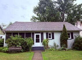 13 Dervend Cir in Matamoras, PA - Building Photo