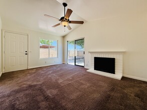2711 Nandina Dr in Palmdale, CA - Building Photo - Building Photo