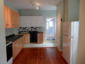 410 Old Montague Rd, Unit 3 in Amherst, MA - Building Photo - Building Photo