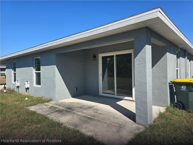 6952 San Benito Dr in Sebring, FL - Building Photo - Building Photo