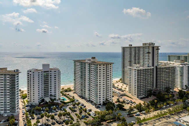 Ocean Riviera Condominium in Fort Lauderdale, FL - Building Photo - Building Photo