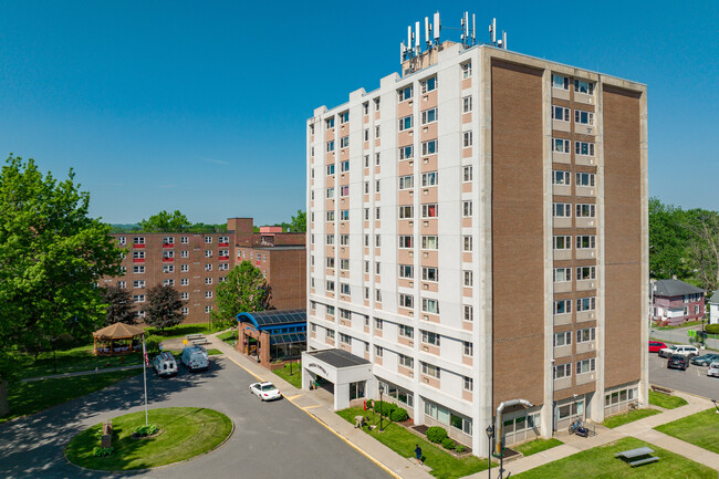 Oneida Towers I in Oneida, NY - Foto de edificio - Primary Photo