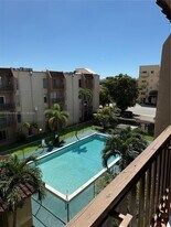 4845 NW 7th St in Miami, FL - Building Photo