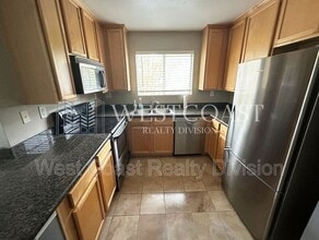 2320 Del Mar Way in Corona, CA - Building Photo - Building Photo