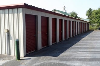 Deer Run Apartments in Bristol, TN - Foto de edificio - Building Photo