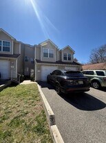 6 Boyard Ct in Franklin Township, NJ - Building Photo