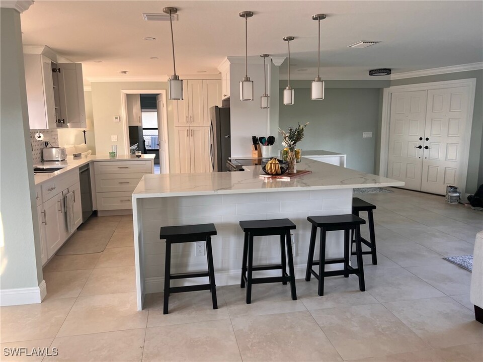 1134 Lucerne Ave in Cape Coral, FL - Building Photo