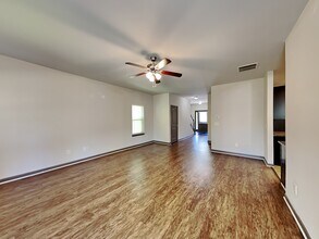 658 Sweet Ashley Way in Loganville, GA - Building Photo - Building Photo