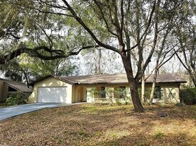 1110 SW 19th Pl, Unit 3J in Gainesville, FL - Building Photo